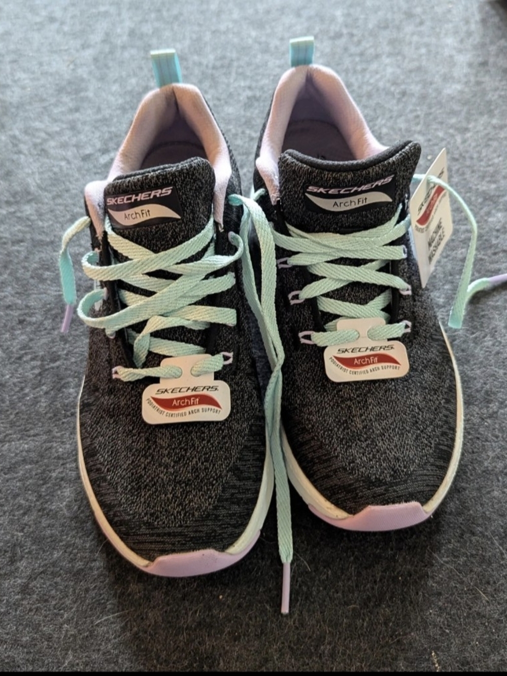 Skechers Arch Fit Women's Size 5 Black Knit Sneakers with Mint Laces